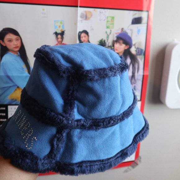 Blue Velvet Reversible Bucket Hat - Picture 3 of 4